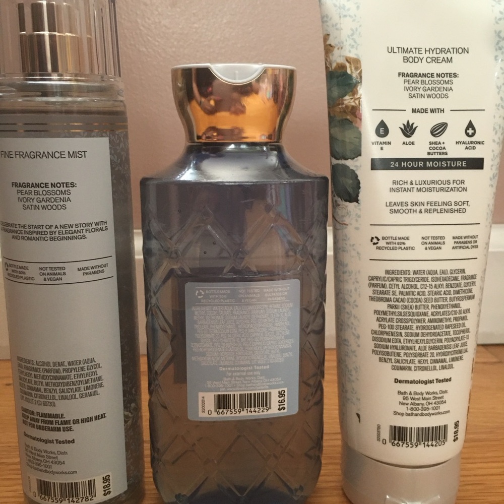 Bath & Body Works Dressed In White 3Piece Collection Set - Picture 2 of 2